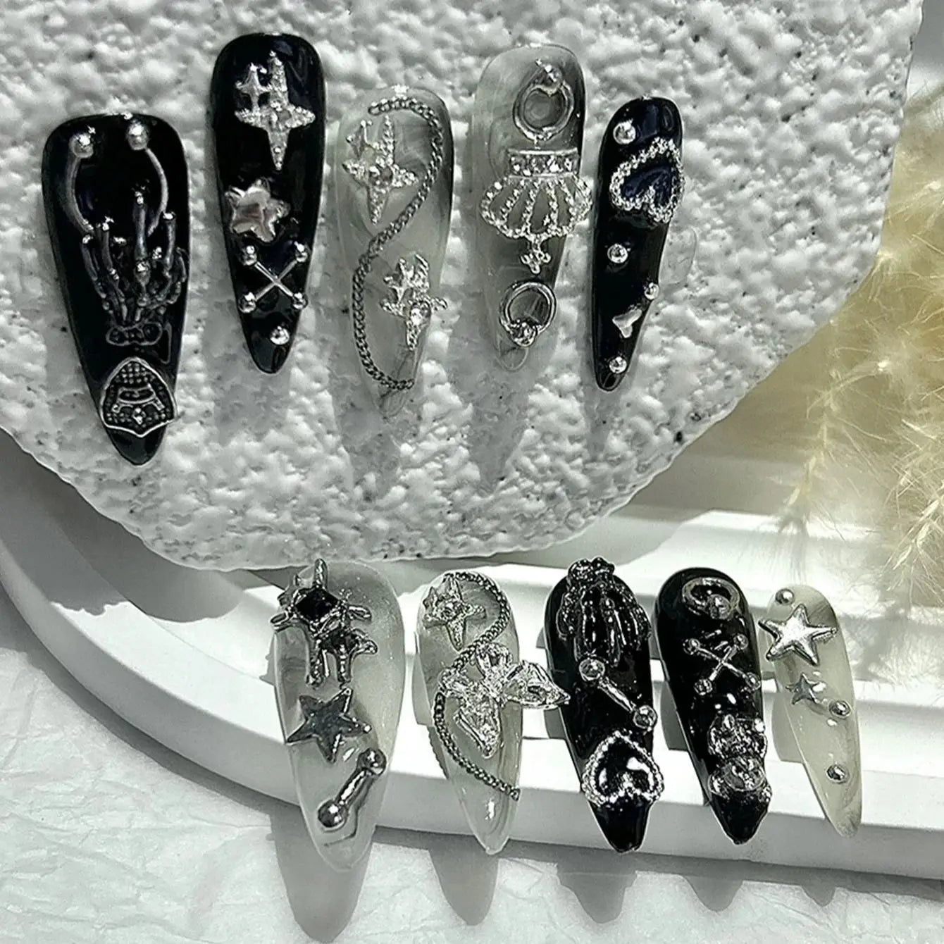 Jirai Y2K Black & White Long Press-On Nails