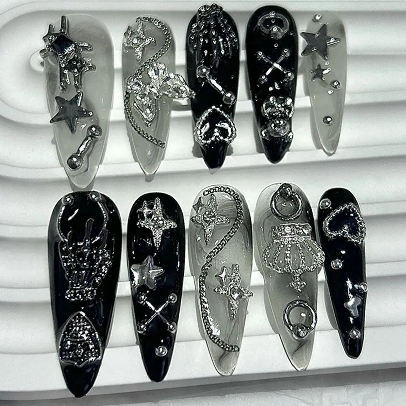 Jirai Y2K Black & White Long Press-On Nails