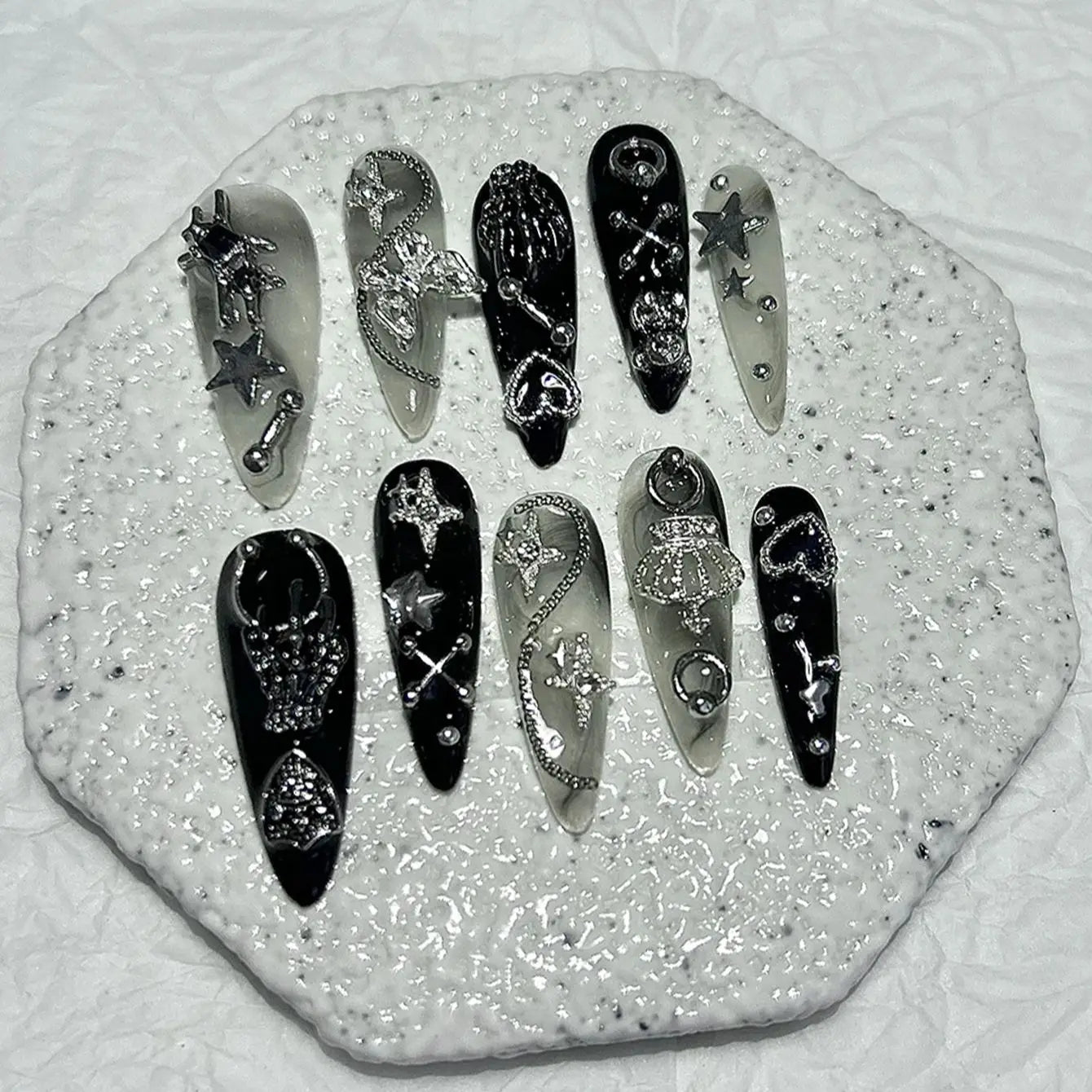 Jirai Y2K Black & White Long Press-On Nails